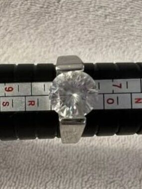 🐻Size 8 - Silver Plated CZ Ring